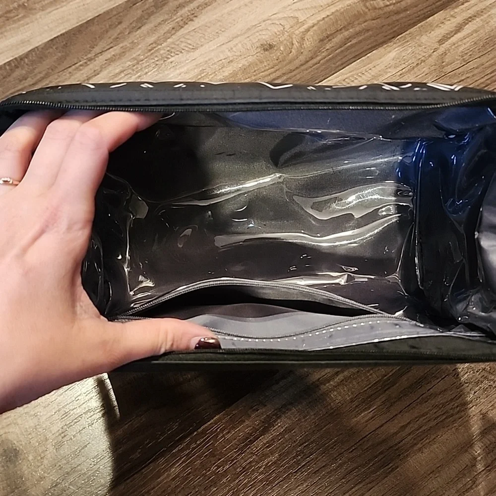 Makeup bag - Picture 3 of 6